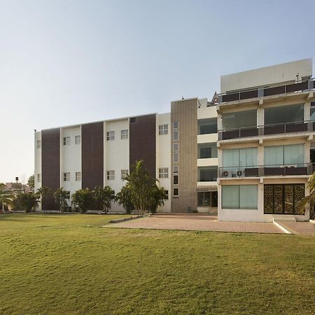 Oyo 14068 Rendezvous Resorts Aurangabad  Ngoại thất bức ảnh