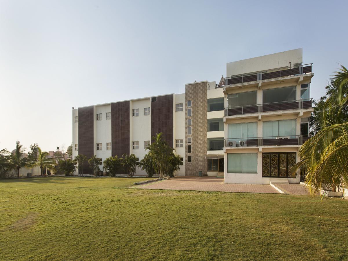 Oyo 14068 Rendezvous Resorts Aurangabad  Ngoại thất bức ảnh