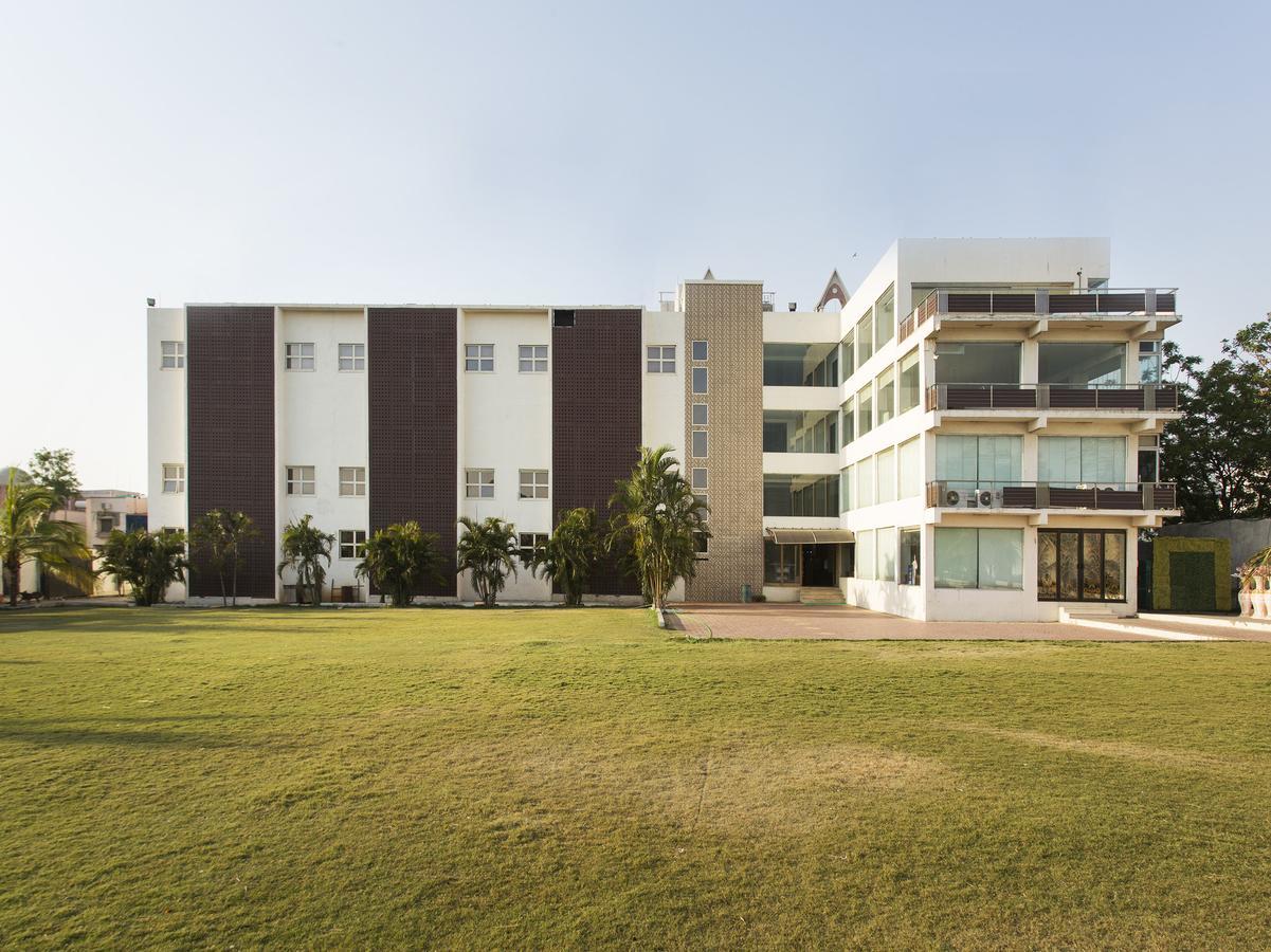 Oyo 14068 Rendezvous Resorts Aurangabad  Ngoại thất bức ảnh